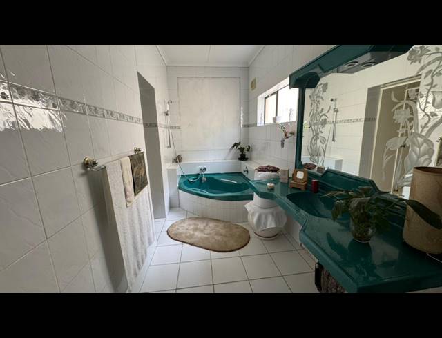 4 BEDROOM FREESTANDING FOR SALE IN ORIENT HEIGHTS